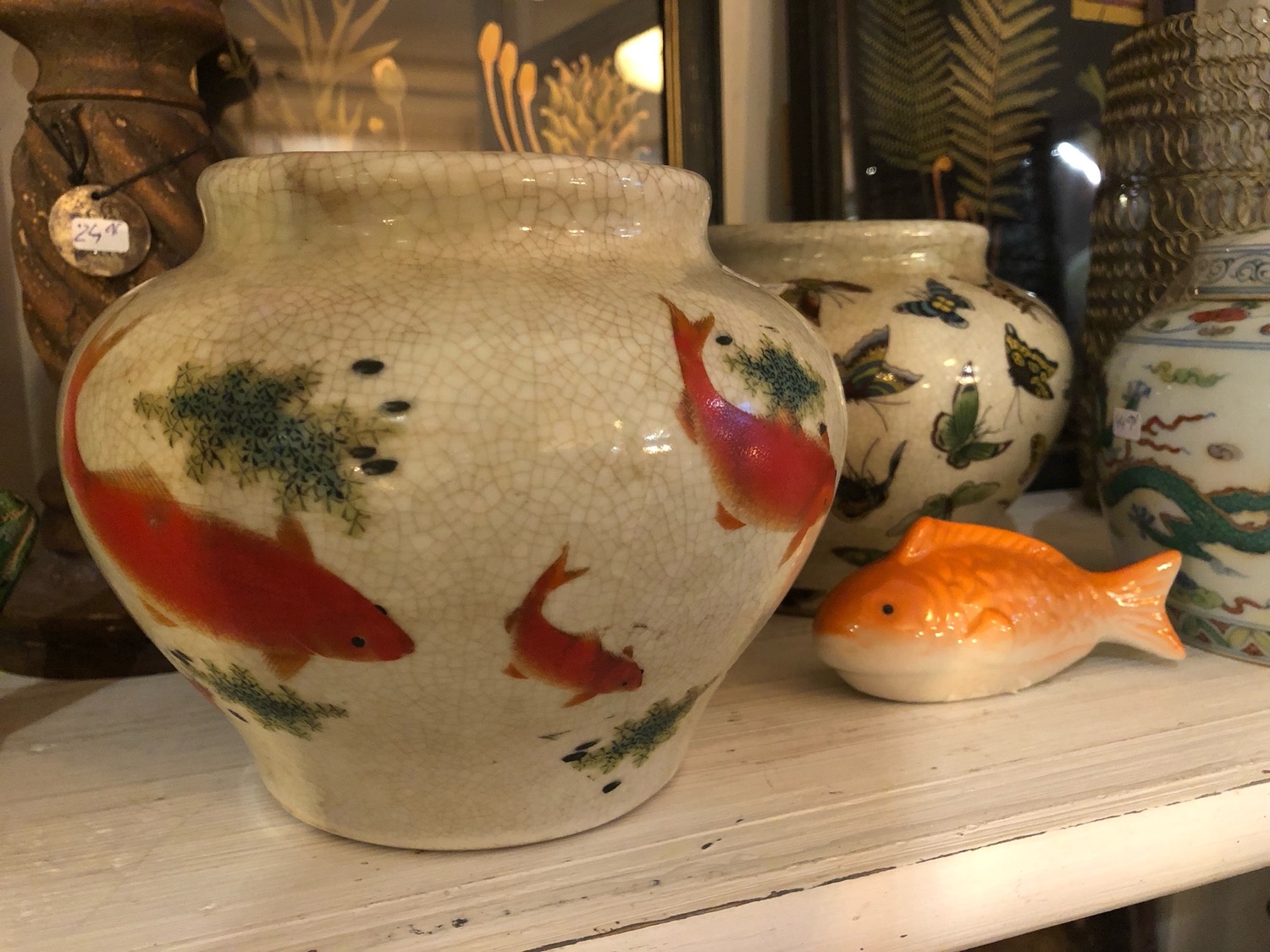 Chinees porceleinen vaasjes met vissen en vlinders